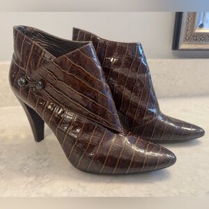 Via Spiga  Brown Crocodile Pattern Leather Ankle Boots, sz. 9 1/2